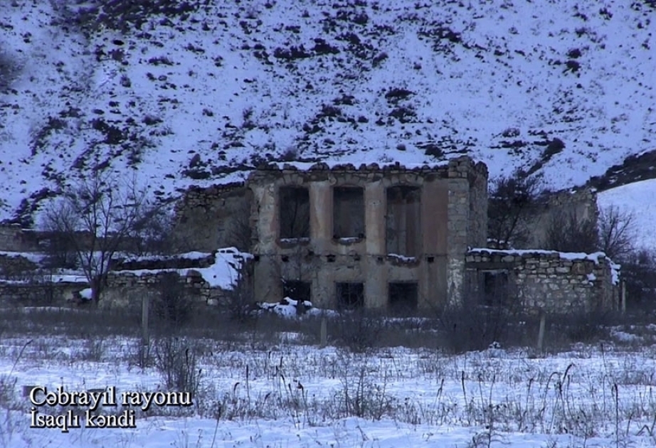 وزارة الدفاع تنشر مقطع فيديو عن قرية إساقلي المحررة في محافظة جبرائيل (فيديو)