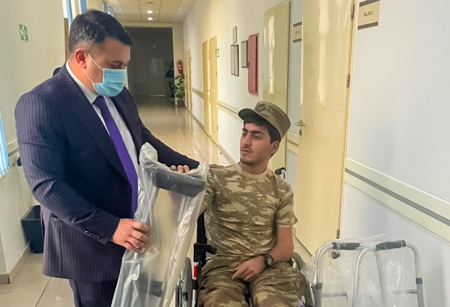 Müalicə olunan qaziyə reabilitasiya vasitələri təqdim edilib