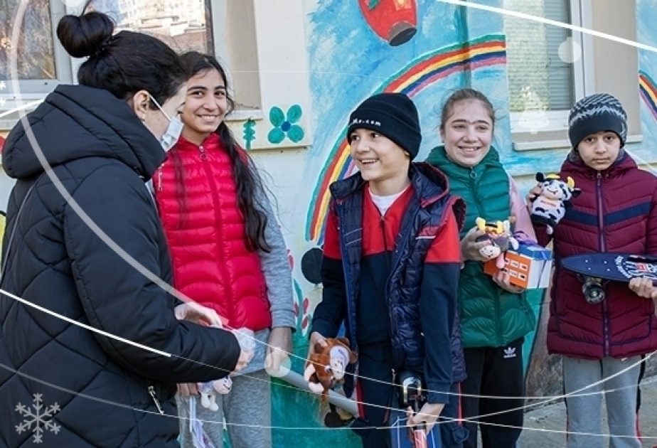 ®  “Azercell Volunteers” and friends fulfilled New Year wishes of children