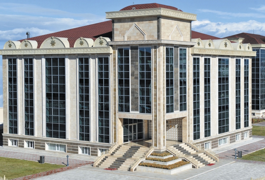 Muxtar respublikanın ictimai həyatında və yaradıcılıq sahəsində fərqlənən istedadlı yeniyetmə və gənclər mükafatlandırılıb