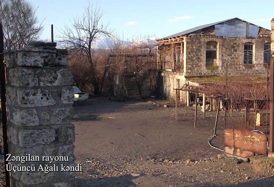 مقطع فيديو لقرية أوجونجو أغالي بمحافظة زنقيلان المحررة من وطأة الاحتلال الأرميني (فيديو)