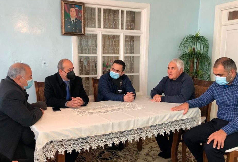 Şəhid olan təhsil işçilərinin ailələri ziyarət edilib