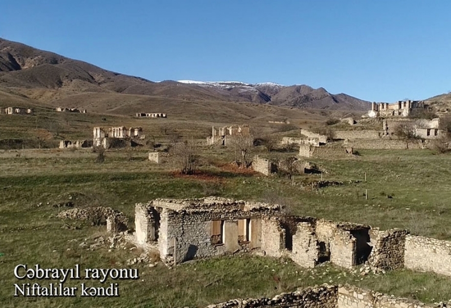 مقطع فيديو لقرية نفطعليلر بمحافظة جبرائيل المحررة من وطأة الاحتلال الأرميني (فيديو)