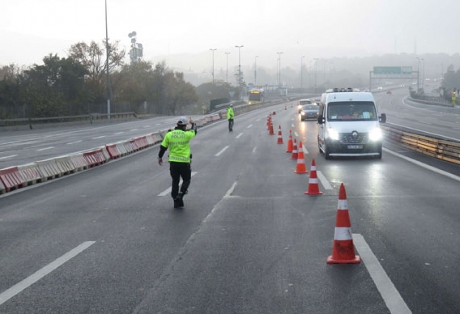 Türkiyədə “Evdə qal!” rejimini pozan 51 mindən çox şəxsə qarşı cəza tədbirləri görülüb