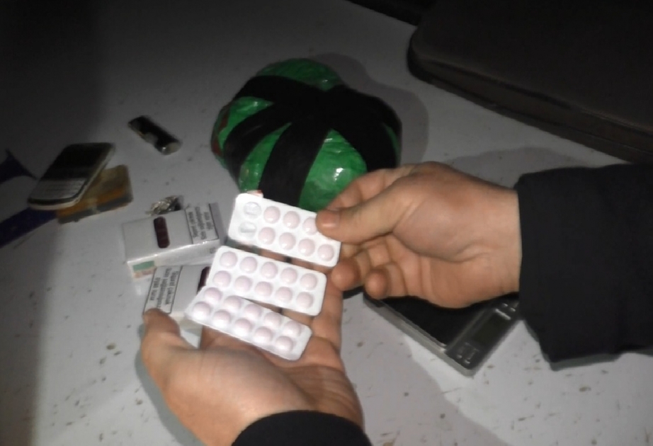 Qubada “Tramadol” həbləri və narkotik maddələr satan şəxs saxlanılıb VİDEO