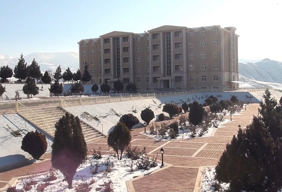 Şahbuz rayonunda gənc ailələr üçün inşa olunan binada işlər yekunlaşmaq üzrədir
