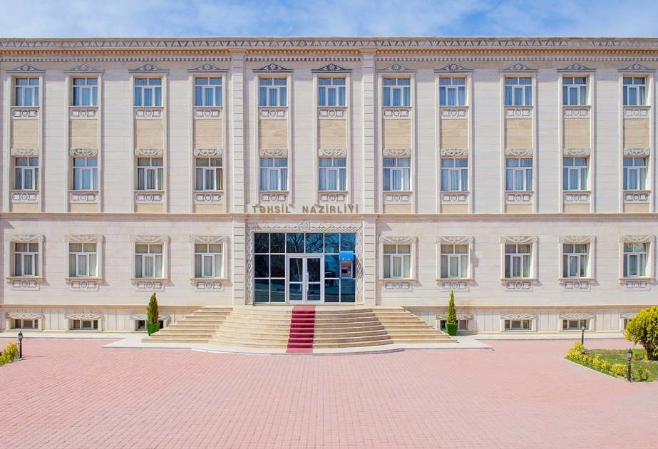 Muxtar respublikada 780 saatdan çox nümunəvi dərs tədris edilib