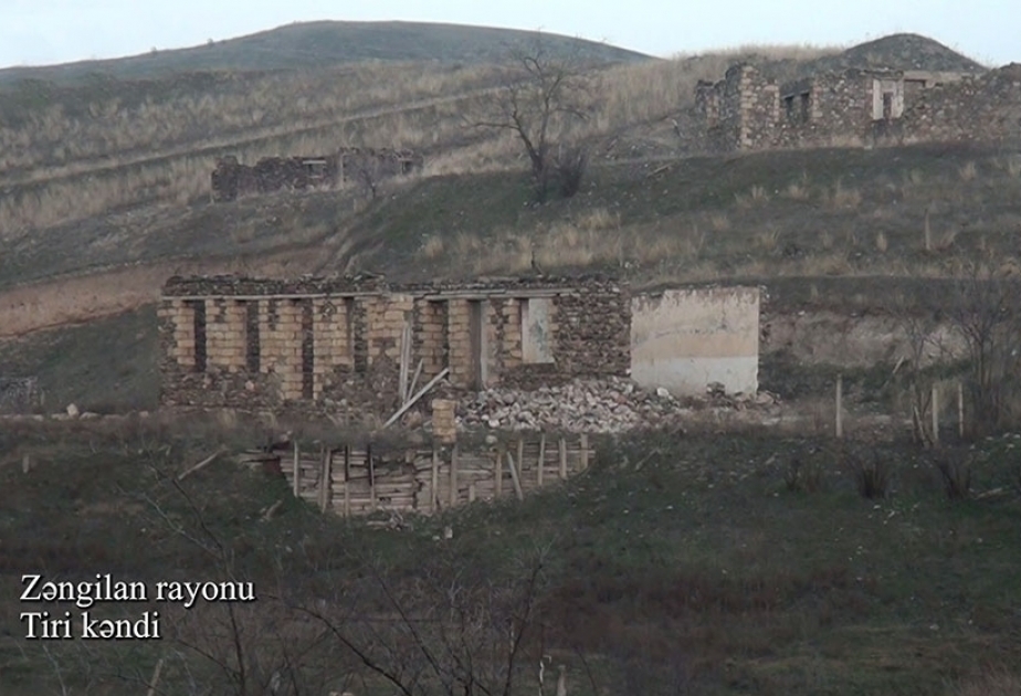 阿塞拜疆国防部发布解放的赞格兰区提利村的视频