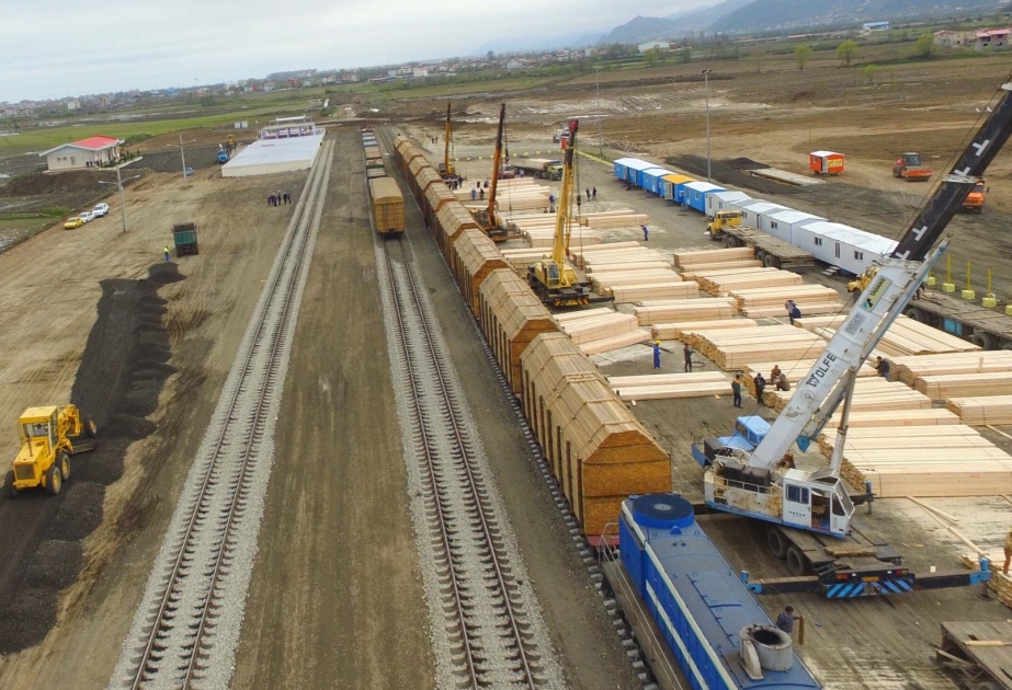 “ADY Express” aumenta el volumen de transporte de carga en la terminal de Astara