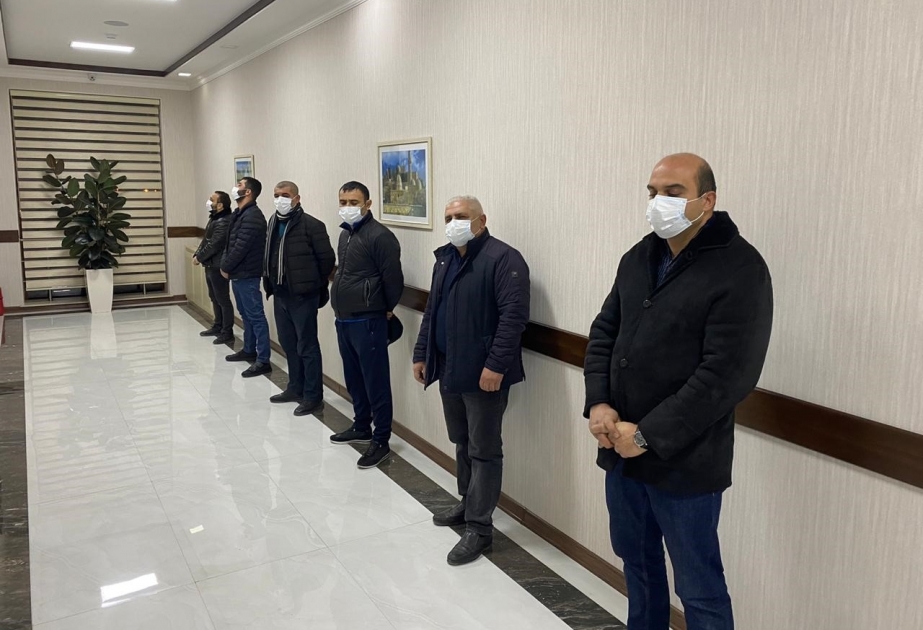 Bakıda karantin qaydalarını pozaraq müştərilərə yerində xidmət göstərən kafe aşkarlanıb