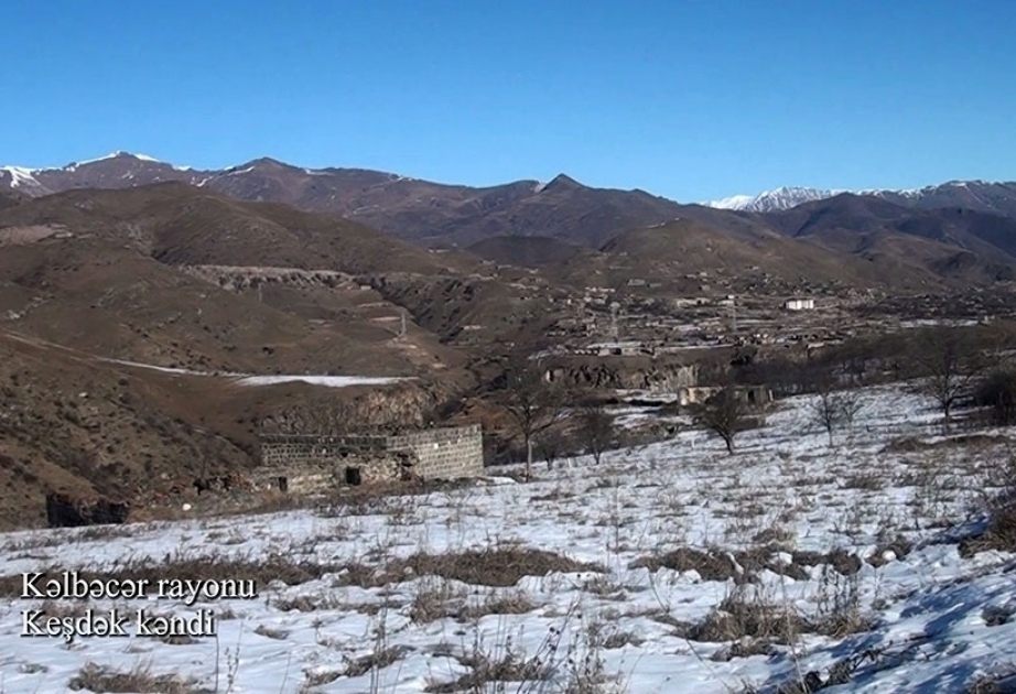 Verteidigungsministerium veröffentlicht Videoaufnahmen aus dem befreiten Dorf Keschdek in Region Kelbadschar VIDEO