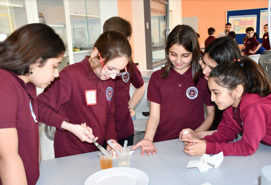 ®  EAS recibe la acreditación como una de las Escuelas Mundiales del Bachillerato Internacional en Azerbaiyán