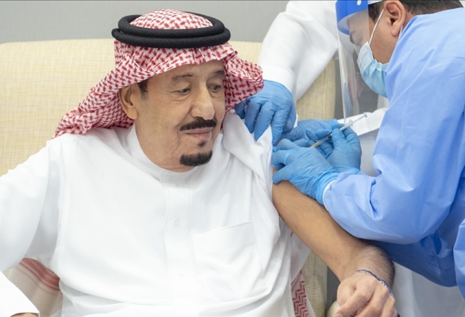 Rey saudí recibe la primera dosis de vacuna contra el coronavirus