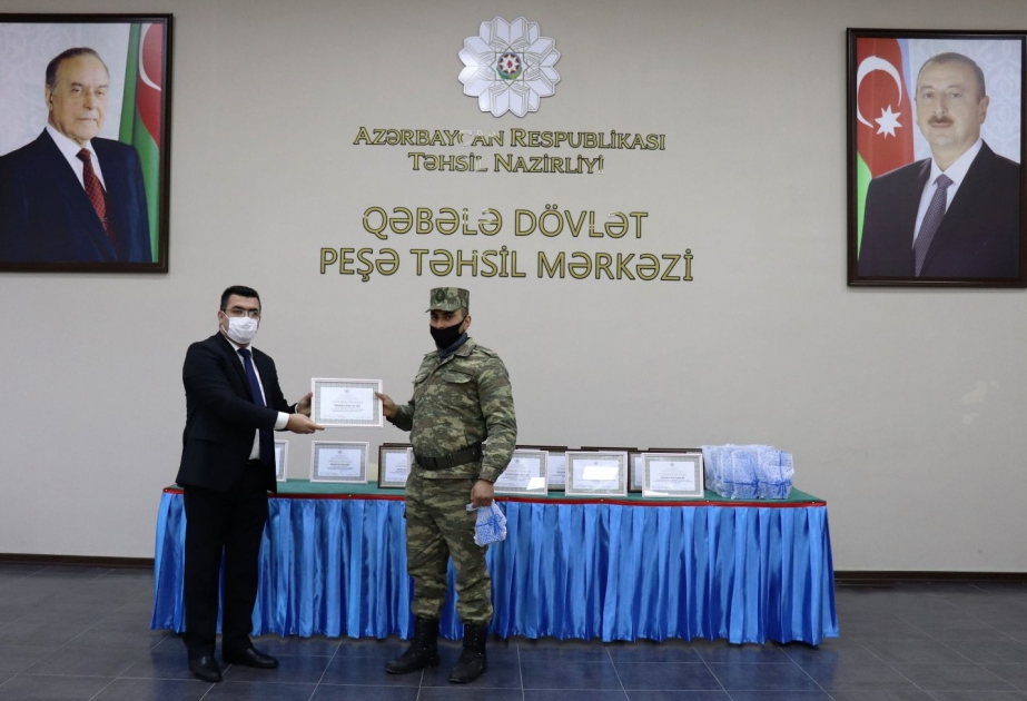 Vətən müharibəsində iştirak etmiş müəllim və tələbələr təltif olunublar