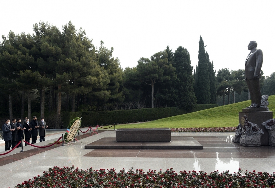 ICESCO Director General pays respect to national leader Heydar Aliyev and Azerbaijani heroes VIDEO