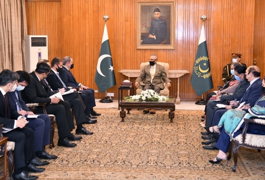 Azerbaijani FM meets with Pakistani President