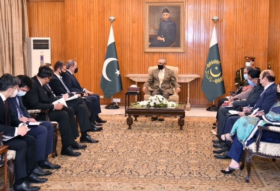 Canciller de Azerbaiyán se reúne con el presidente de Pakistán