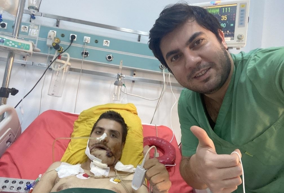 Zədələnmiş dodağı, qopan barmağı... bərpa edən cərrahın cəbhə xatirələri