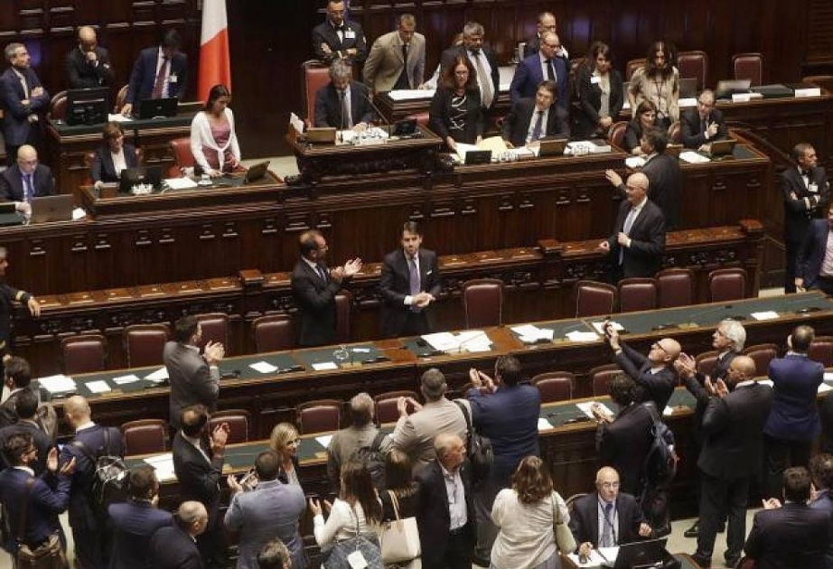 İtaliya parlamentində Baş nazir Cüzeppe Konteyə etimad votumu keçiriləcək