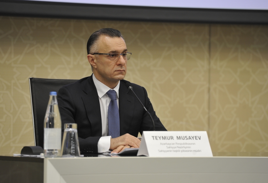İlkin mərhələdə səhiyyə işçiləri, 65 yaşdan yuxarı şəxslər, hüquq-mühafizə orqanları tərəfindən əks epidemik tədbirlərə cəlb olunan heyət peyvənd olunacaq