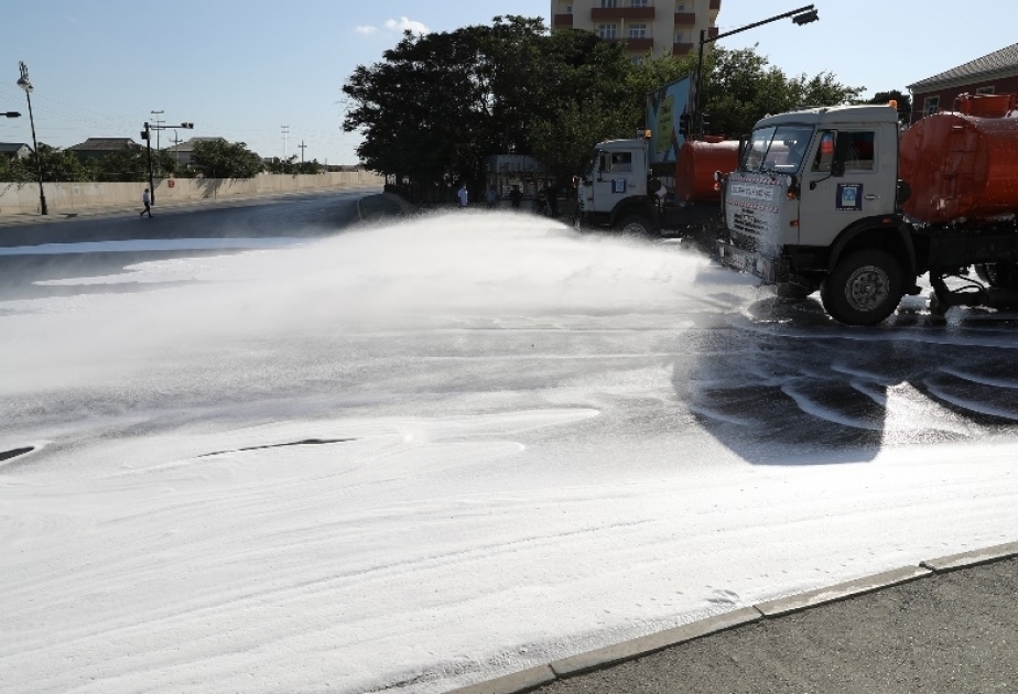 554 calles de Bakú se desinfectan una vez más