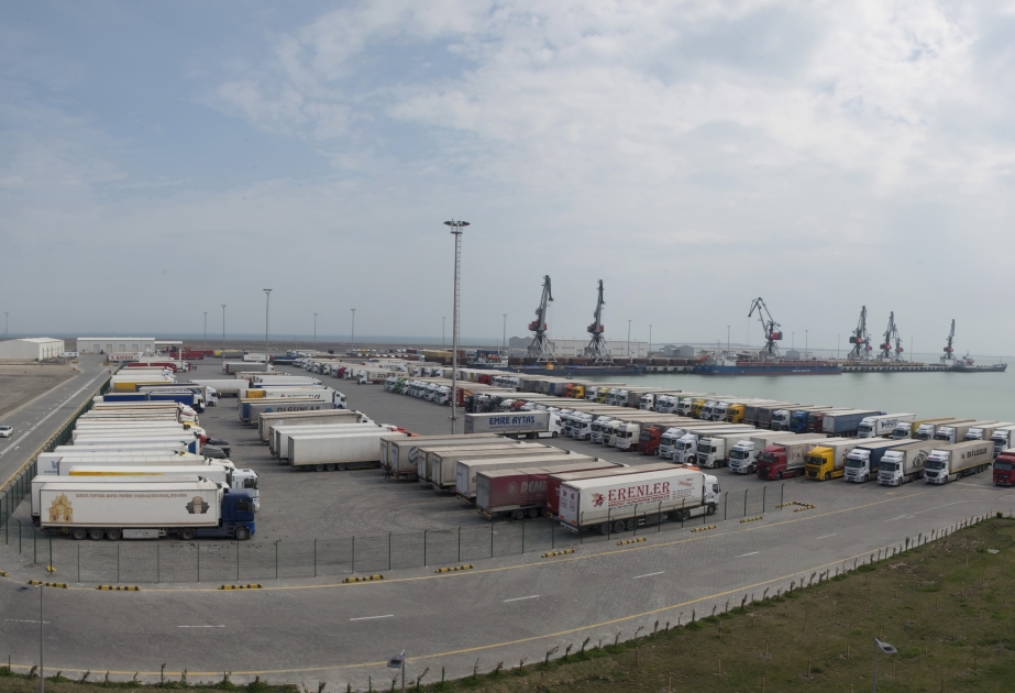 Bakı Limanından aşırılan TIR və konteynerlərin sayı son 30 ilin rekord səviyyəsində olub