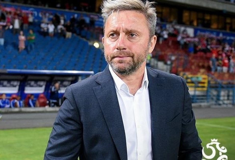 Futbol üzrə Polşa millisi baş məşqçisi Yeji Brjeçeklə yollarını ayırıb