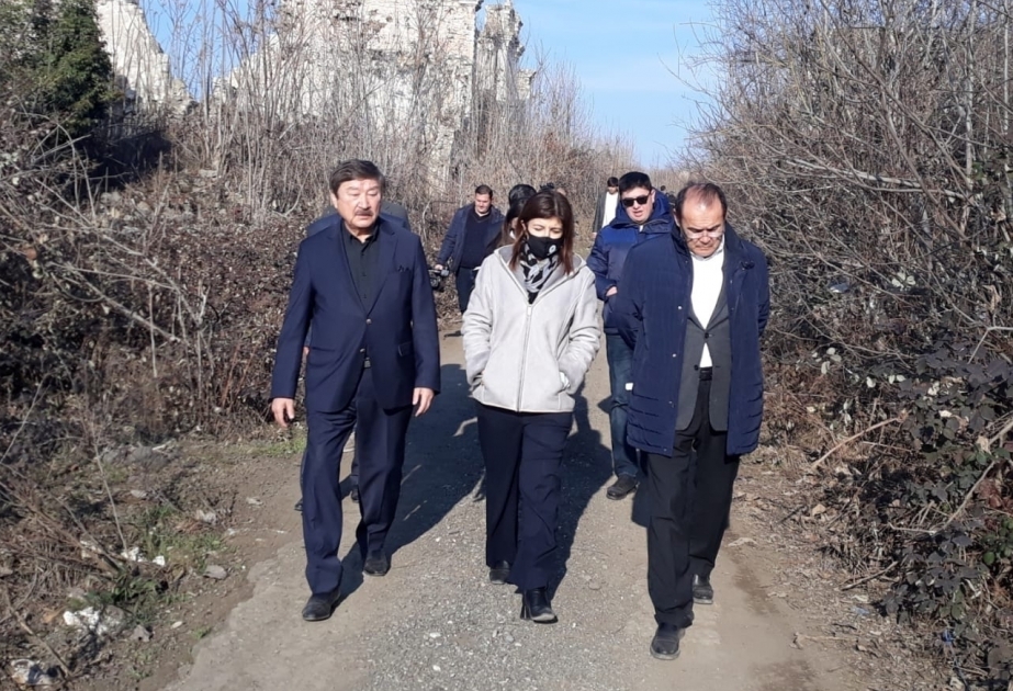 Des représentants de la TURKSOY, du Conseil turc et de la Fondation internationale pour la culture et le patrimoine turcique visitent la région de Fuzouli VIDEO