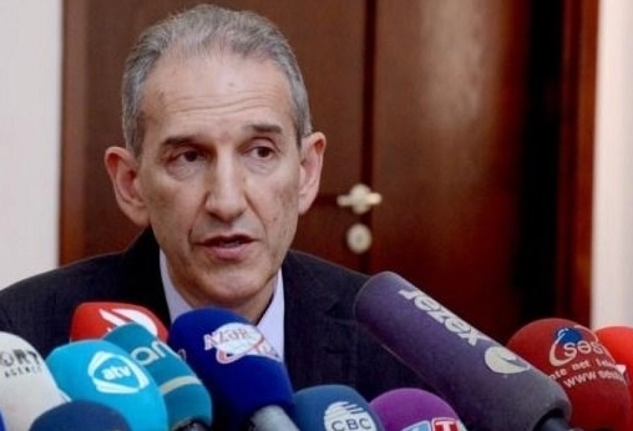 Azerbaiyán sugiere vender bolsas de polietileno de más de 15 micrones de espesor