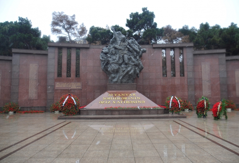 Şəhidlərimizin xatirəsi 20 Yanvar meydanında anılıb