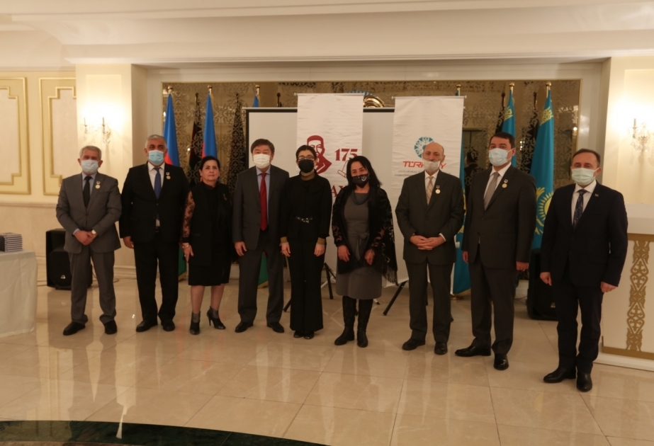 Azərbaycan abayşünasları TÜRKSOY-un “Abay 175 il” medalı ilə təltif ediliblər