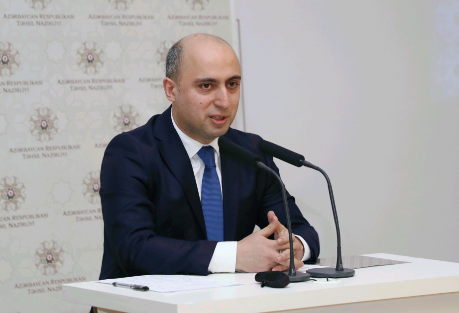 Xüsusi karantin rejimi dövründə təhsil müəssisələrinin fəaliyyətinin təşkilinə dair brifinq keçirilib