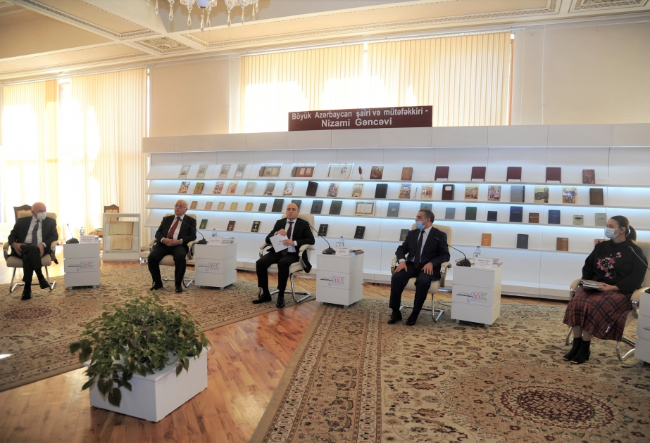 Milli Kitabxanada “Böyük Azərbaycan şairi və mütəfəkkiri – Nizami Gəncəvi” adlı kitab sərgisi açılıb