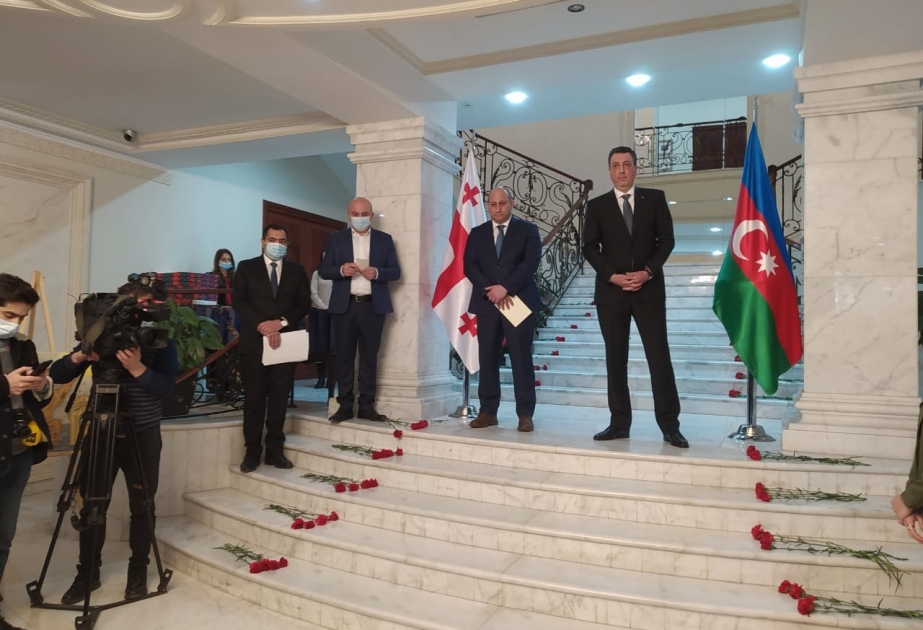 “Müstəqilliyə aparan yol - Azərbaycan-Gürcüstan” rəsm və inşa müsabiqəsinin qalibləri mükafatlandırılıb