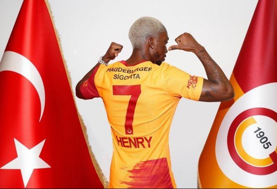 “Qalatasaray” sabiq yarımmüdafiəçisi Henri Onyekurunu yenidən heyətinə qatıb