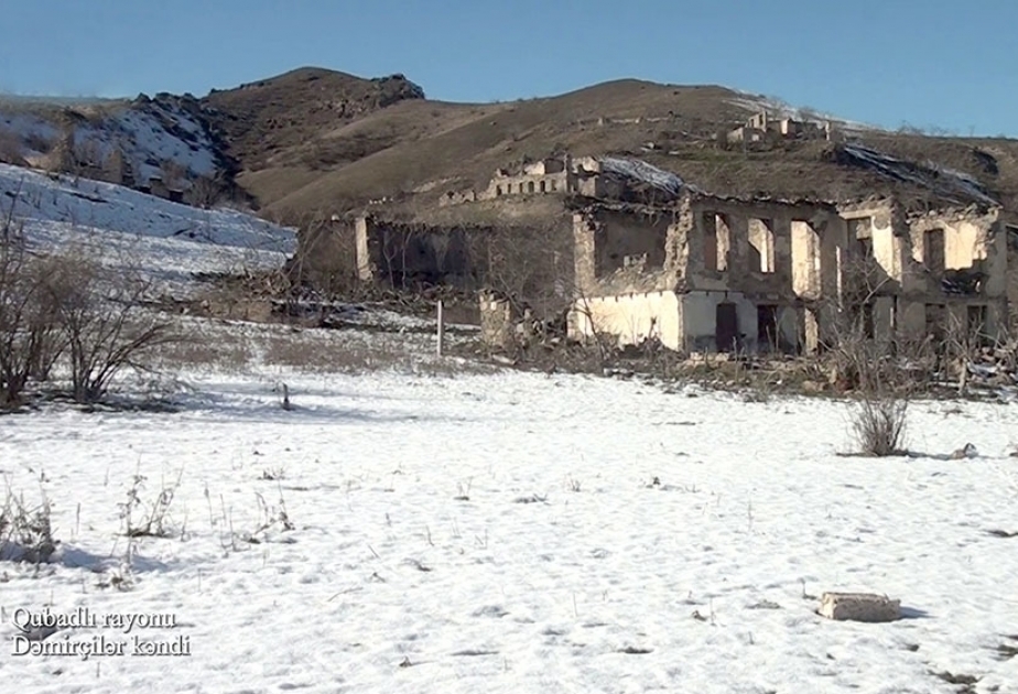 Verteidigungsministerium veröffentlicht Videoaufnahmen aus dem befreiten Dorf Damirtschilar im Rayon Gubadli VIDEO