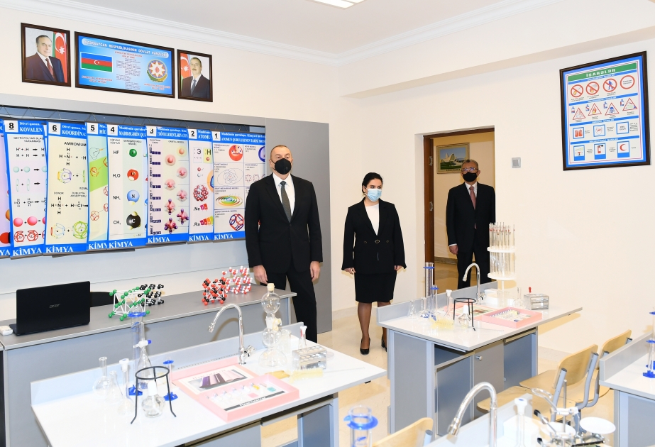 Prezident İlham Əliyev Sabunçu və Suraxanı rayonlarında yenidən tikilən məktəblərdə yaradılan şəraitlə tanış olub  YENİLƏNİB-1 VİDEO