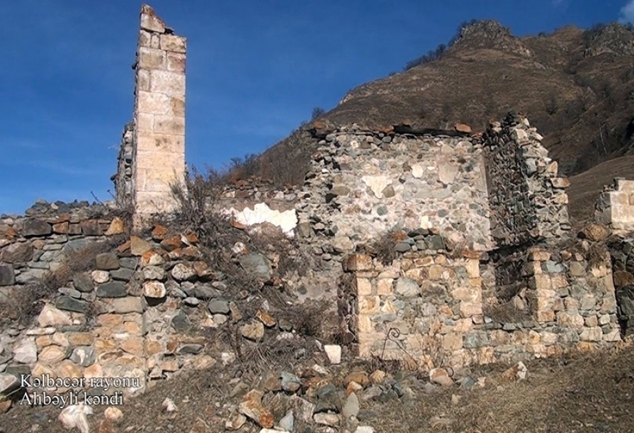 Le ministère de la Défense diffuse une vidéo du village d’Alybeyli de la région de Kelbedjer VIDEO