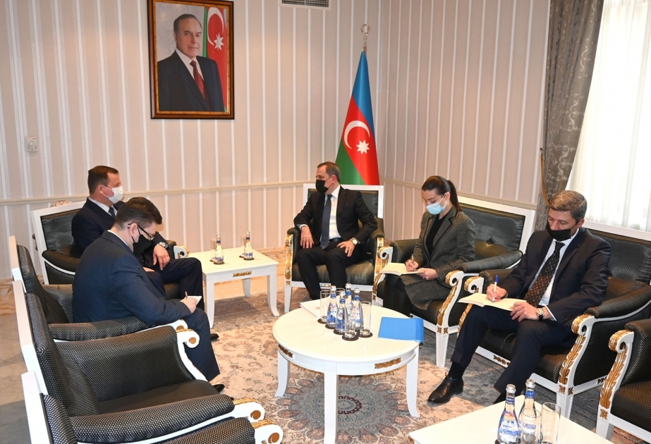L’ambassadeur du Bélarus présente la copie figurée de ses lettres de créance au ministre azerbaïdjanais des Affaires étrangères