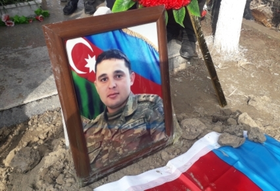 Kürdəmirdə şəhid zabitin dəfn mərasimi olub