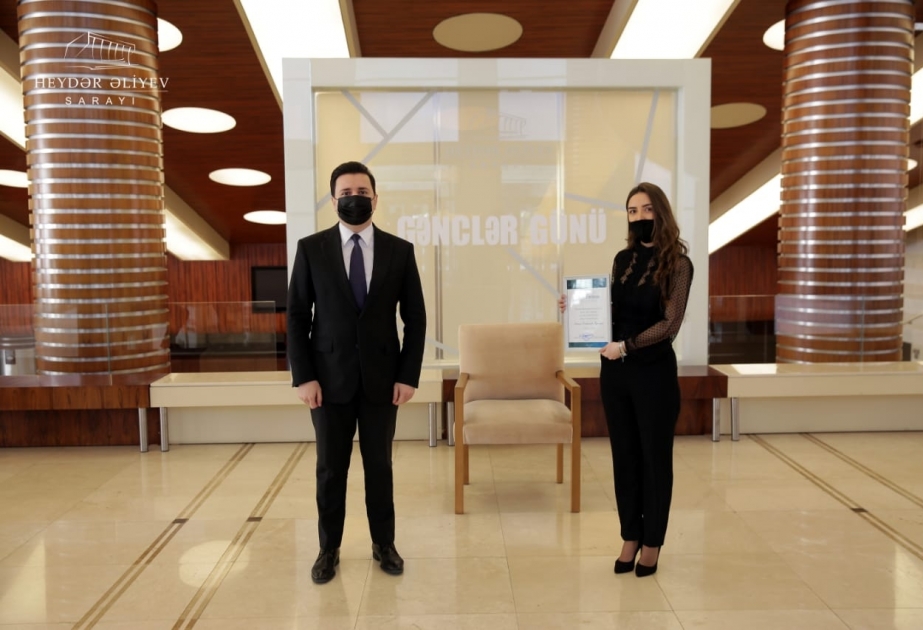 Heydər Əliyev Sarayının bir qrup gənc əməkdaşı mükafatlandırılıb
