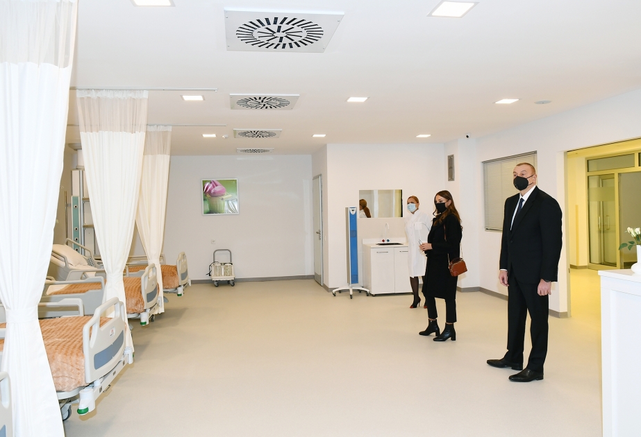 Сдано в эксплуатацию новое здание Абшеронской районной центральной больницы В открытии приняли участие Президент Ильхам Алиев и первая леди Мехрибан Алиева ОБНОВЛЕНО ВИДЕО