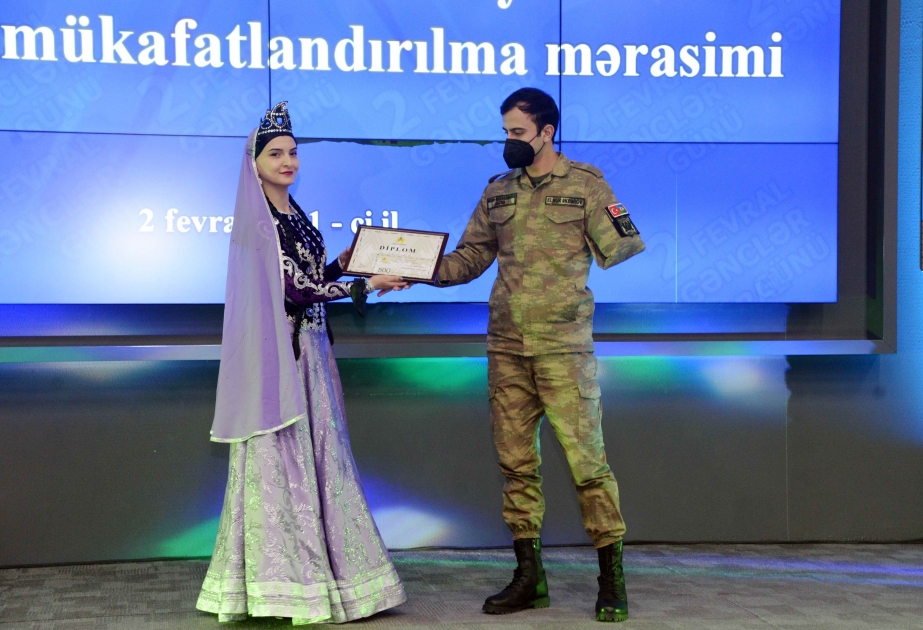 İstedadlı və yaradıcı gənclər mükafatlandırılıb