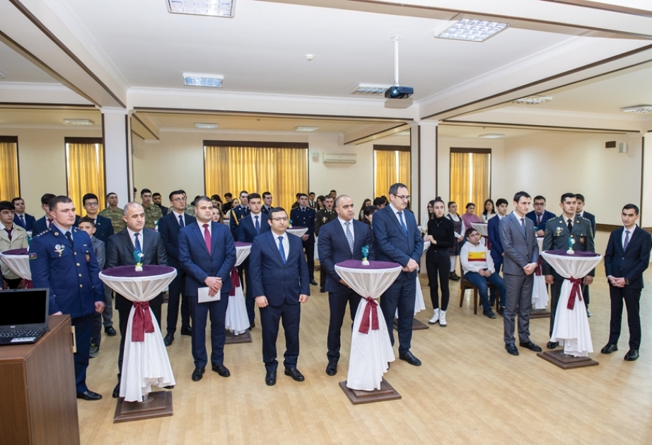 Muxtar respublikanın fəal gəncləri mükafatlandırılıb