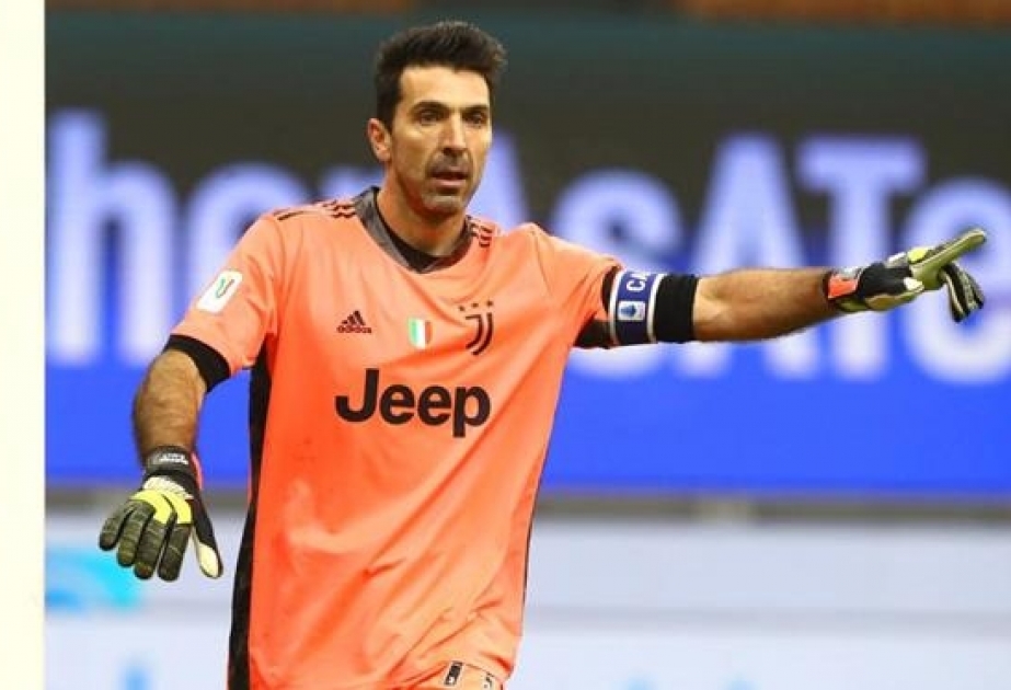 Canluici Buffon karyerasında 1100-cü oyununu keçirib