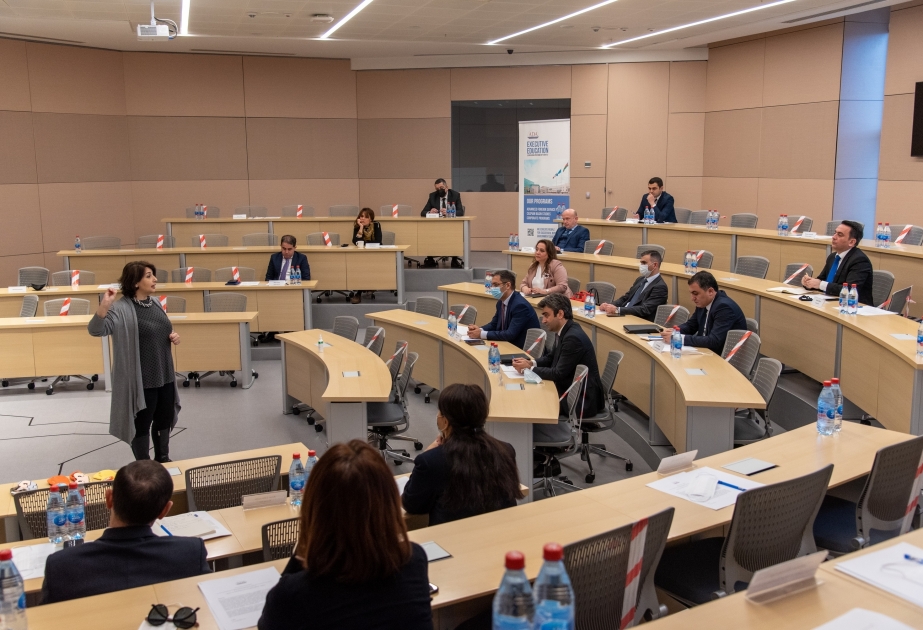 Continúan los seminarios sobre "La política de medios y comunicación a través de los ojos de los medios"