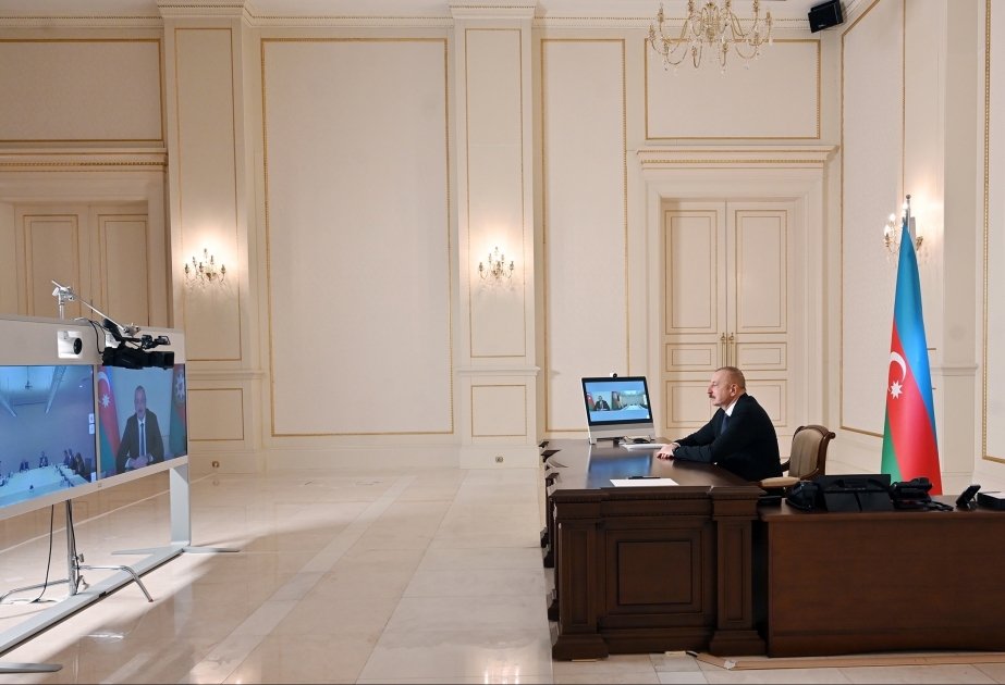 El presidente Ilham Aliyev recibió en formato de vídeo a una delegación encabezada por el presidente del grupo italiano Marie Tecnimont