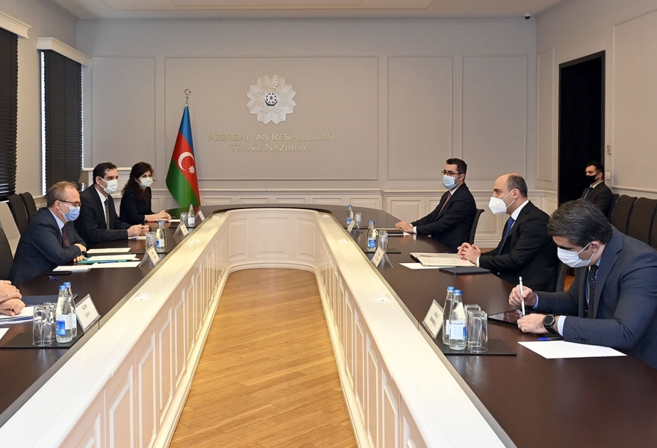 Təhsil naziri Türkiyə Maarif Fondunun rəhbəri ilə görüşüb