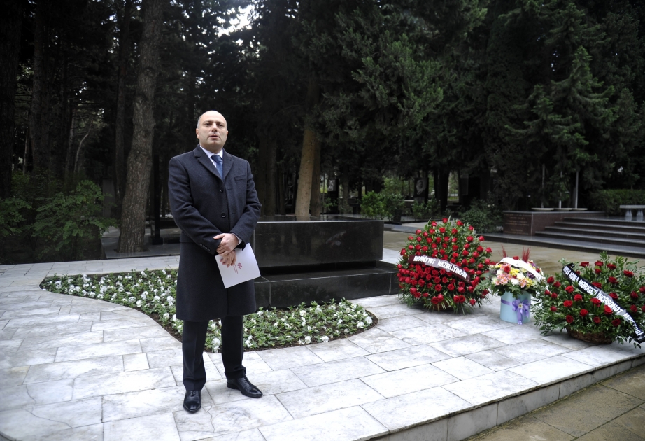 Görkəmli bəstəkar Qara Qarayevin xatirəsi Fəxri xiyabanda yad olunub