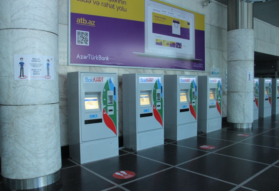 Metro stansiyalarının vestibülləri gediş haqqının kartlara yüklənməsi üçün açılıb